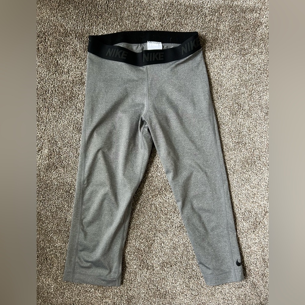 nike dri-fit cropped legging